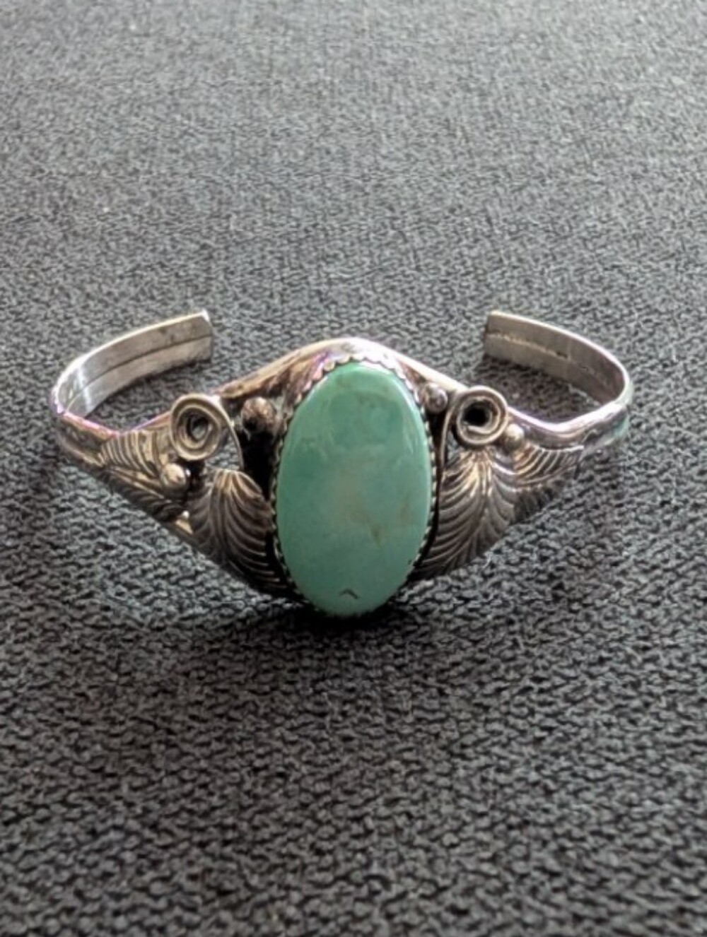 Vintage Navajo Turquoise Sterling Silver Cuff Bracelet